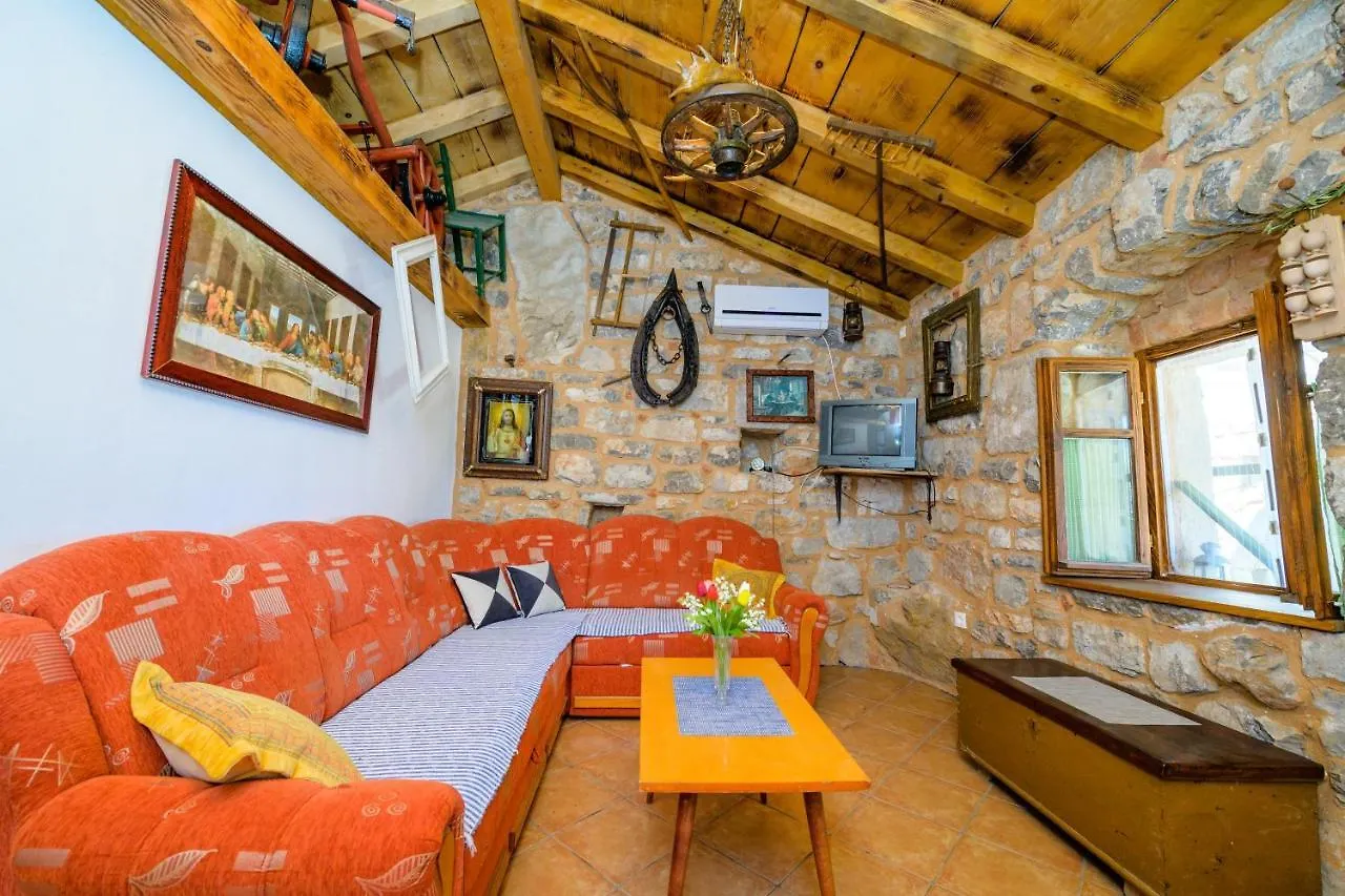 Betlehem & Nazaret Cottage On Krk Island Poljice